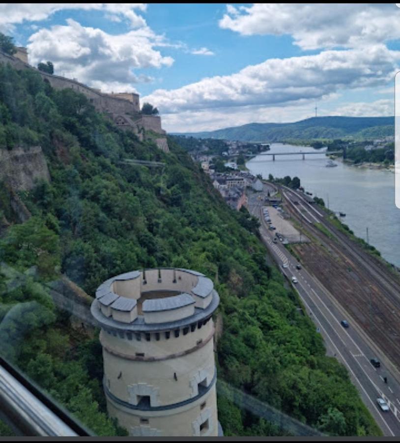 Fewo Mit Terasse Neuwied & Koblenz Exteriör bild
